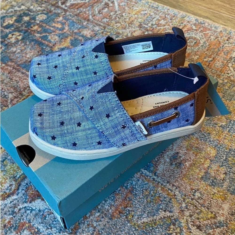 🆕Tiny Toms Chambray Stars toddler size T8 & T9